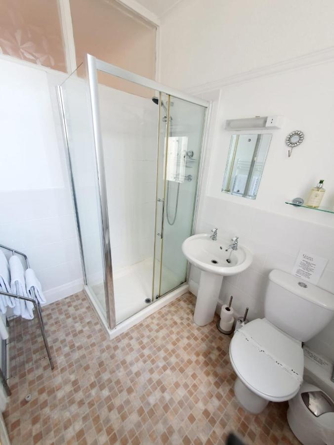 Cleave Court Guest House ลันดิดโน ภายนอก รูปภาพ
